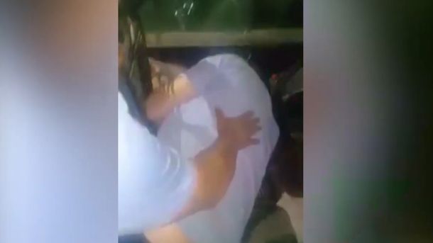 Discutió con el conductor de un colectivo y lo dejó inconsciente de una piña