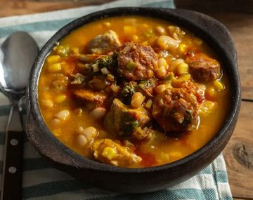 Cómo preparar el locro del Gato Dumas para lucirse en la mesa del 25 de Mayo