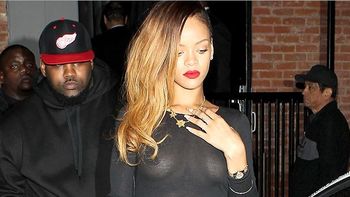 a ella ya no le queda mas nada para mostrar a ella ya no le queda mas nada para mostrar