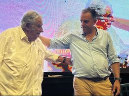 José Mujica expresó desde hace varios meses su favoritismo por el intendente canario. José Mujica expresó desde hace varios meses su favoritismo por el intendente canario.