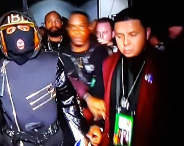 Así salió Money al ring.