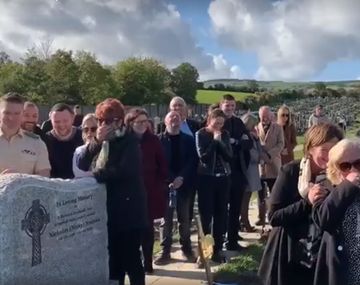 Un irlandés dejó una grabación para que pongan en su funeral: la reacción de los familiares