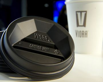 Se viene la tapita del vaso de café inteligente