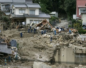 Un temporal histórico causa 36 muertos en el oeste de Japón