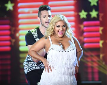 Gladys, bailando La pollera amarilla