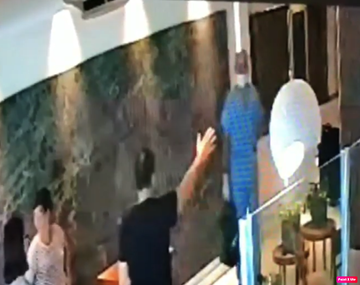 Se hizo pasar por médico para sacar a su mujer del hotel donde cumplía aislamiento