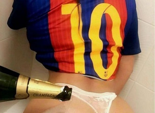 Homenaje de Miss Bumbum a Barcelona y Messi - Crédito:suzycortezoficial