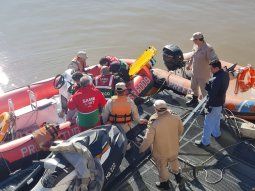 Así rescataron a una joven que cayó del Puente de la Mujer