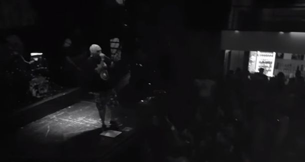 Asspera hizo un cover de la canción más pegadiza del año