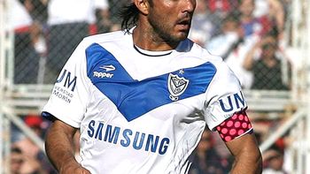 hay poroto para rato: cubero renovo con velez por 18 meses hay poroto para rato: cubero renovo con velez por 18 meses