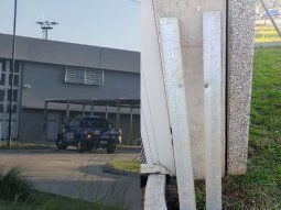 Balearon una cárcel en Rosario tras el crimen del playero