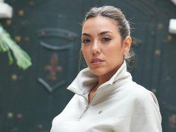 Floppy Tesouro palpitó las lluvias en el AMBA con una microbikini animal print