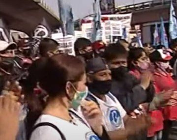 Caos en Puente Pueyrredón y el centro porteño por cortes y protestas de la izquierda