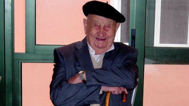 Murió en España el hombre que llegó a los 107 años tomando sólo vino