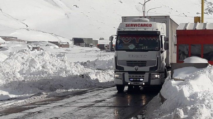 Frontera Mendoza-Chile: abren el paso Cristo Redentor para transporte de cargas