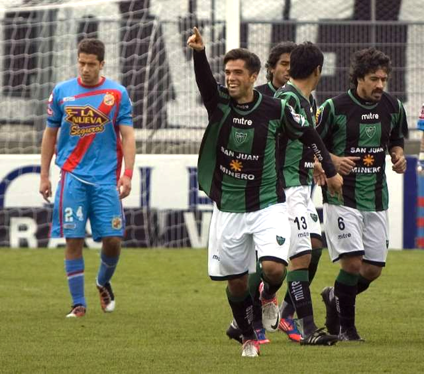 San Martín aplastó al campeón Arsenal en San Juan