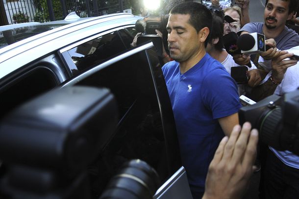 El viernes, cumbre entre Riquelme y Angelici en Boca
