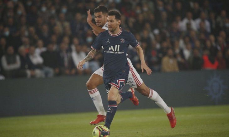 Agónico triunfo del PSG ante el Lyon con Lionel Messi como titular