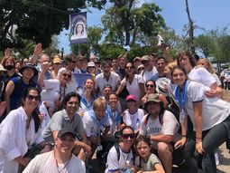 Bullrich se emocionó al encontrarse con quienes peregrinaron en Salta por su salud