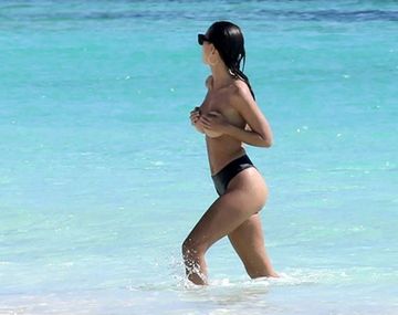 Ratajkowski sube la temperatura con fotos en la playa