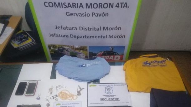 Robaron disfrazados de carteros y huyeron en colectivo