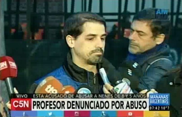 Denuncia contra un profesor: Se masturbaba y tocaba a los chicos