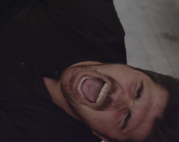 ¿Cómo sería la vida cotidiana si fingiéramos los fouls como los futbolistas?