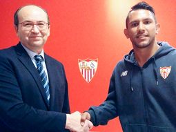 montoya no sera cedido a prestamo y se quedara en sevilla de sampaoli montoya no sera cedido a prestamo y se quedara en sevilla de sampaoli