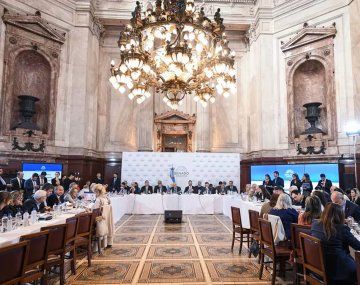 El Senado retomó el debate en comisión de la Ley Bases con eje en el paquete fiscal