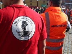 El sindicato portuario de Uruguay realiza un paro de 48 horas. El sindicato portuario de Uruguay realiza un paro de 48 horas.