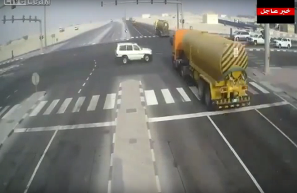 VIDEO: Dos hombres murieron calcinados tras violento choque