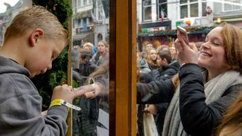 Artistias, políticos y ciudadanos se sumaron a la cruzada solidaria Artistias, políticos y ciudadanos se sumaron a la cruzada solidaria