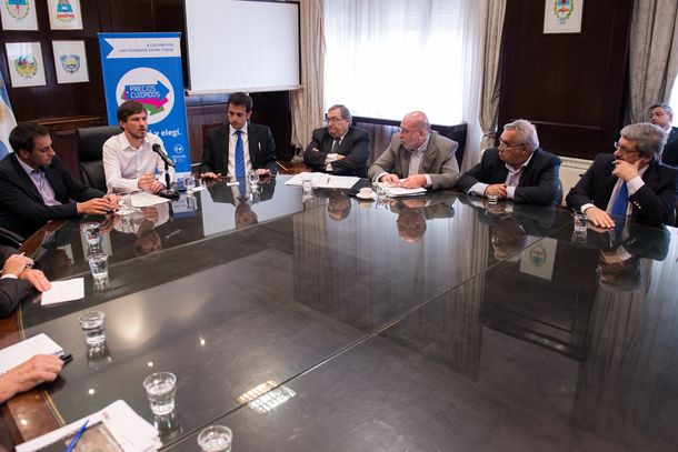 Abastecimiento: el Gobierno convocó a las empresas para reglamentar la ley pero no fueron