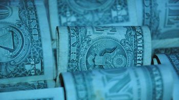 El dólar registró durante agosto la mayor suba mensual desde febrero. El dólar registró durante agosto la mayor suba mensual desde febrero.