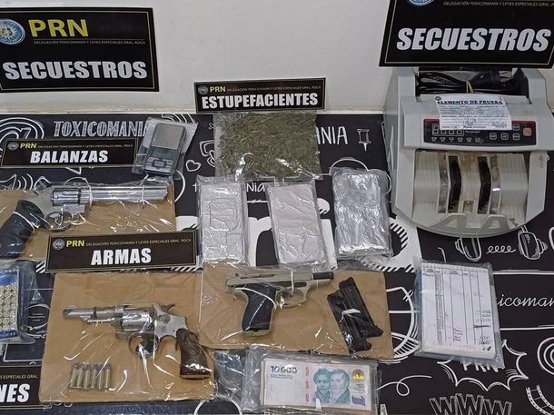 Más de 100 armas desaparecieron dentro del edificio del poder judicial de General Roca. hasta el momento hay tres personas que están siendo investigadas. Más de 100 armas desaparecieron dentro del edificio del poder judicial de General Roca. hasta el momento hay tres personas que están siendo investigadas.