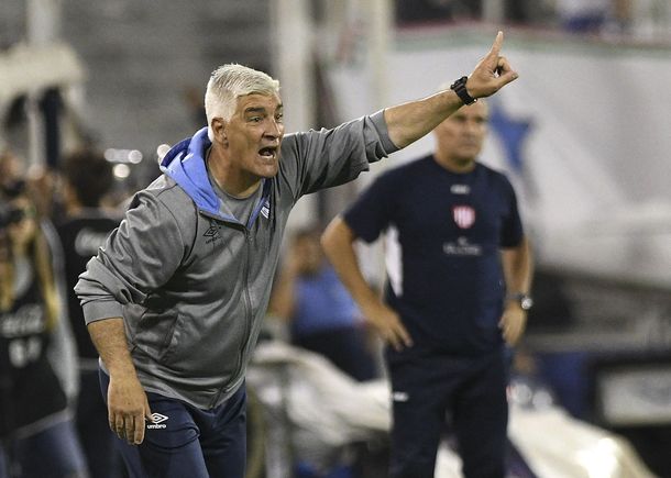 Tras la derrota ante Unión, De Felippe renunció a Vélez