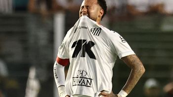 neymar, otra vez en el ojo de la tormenta en santos: el motivo por el que no jugara el clasico neymar, otra vez en el ojo de la tormenta en santos: el motivo por el que no jugara el clasico