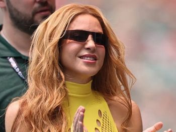 Acusan a Shakira de usa una doble durante la apertura del Mundial 2026 en México Acusan a Shakira de usa una doble durante la apertura del Mundial 2026 en México
