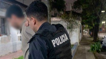 El hombre, de 31 años, quedó bajo sospecha por su presunta participación en el robo a una empresa de La Plata El hombre, de 31 años, quedó bajo sospecha por su presunta participación en el robo a una empresa de La Plata