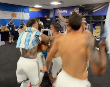 Así fue el descontrolado festejo de la Selección Argentina en el vestuario tras la épica remontada ante Egipto