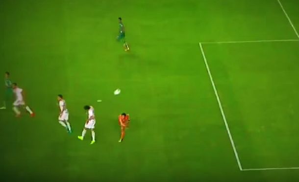 Papelón: por apurado, este arquero hizo perder a su equipo