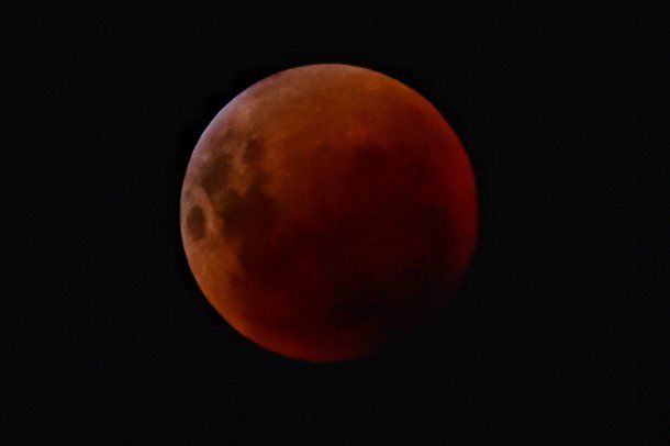 Eclipse total de luna llena en Tauro: a qué hora es y dónde se verá este 8 de noviembre