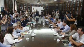 la provincia ratifico que analiza por decreto dar el aumento a los docentes la provincia ratifico que analiza por decreto dar el aumento a los docentes