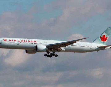 Aterrizaje de emergencia por parto en vuelo