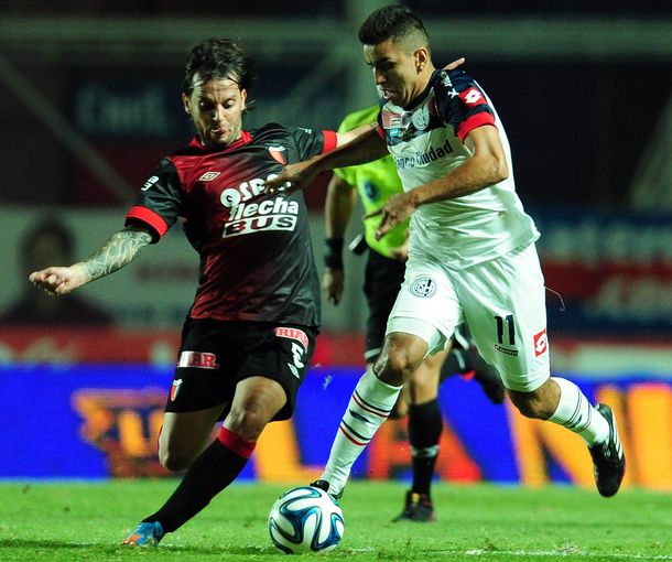 Colón rescató un punto ante San Lorenzo y sigue siendo único líder del torneo