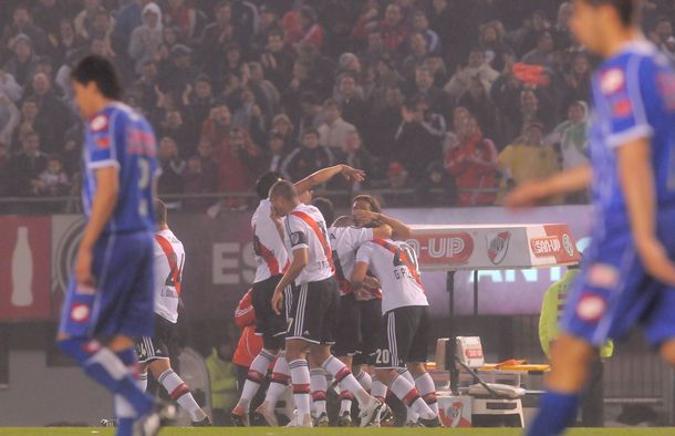 River aplastó 5-0 a Godoy Cruz en el Monumental