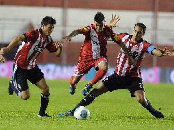 Argentinos venció a Estudiantes y se acomodó en el torneo