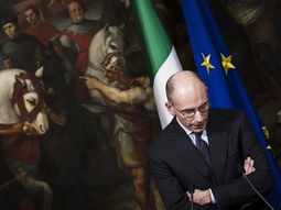 renuncia el primer ministro de italia, enrico letta, empujado por su propio partido renuncia el primer ministro de italia, enrico letta, empujado por su propio partido