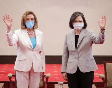 Nancy Pelosi junto a la presidenta de Taiwán, Tsai Ing-wen