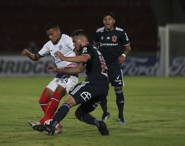 San Lorenzo rescató un empate con diez jugadores ante la U de Chile